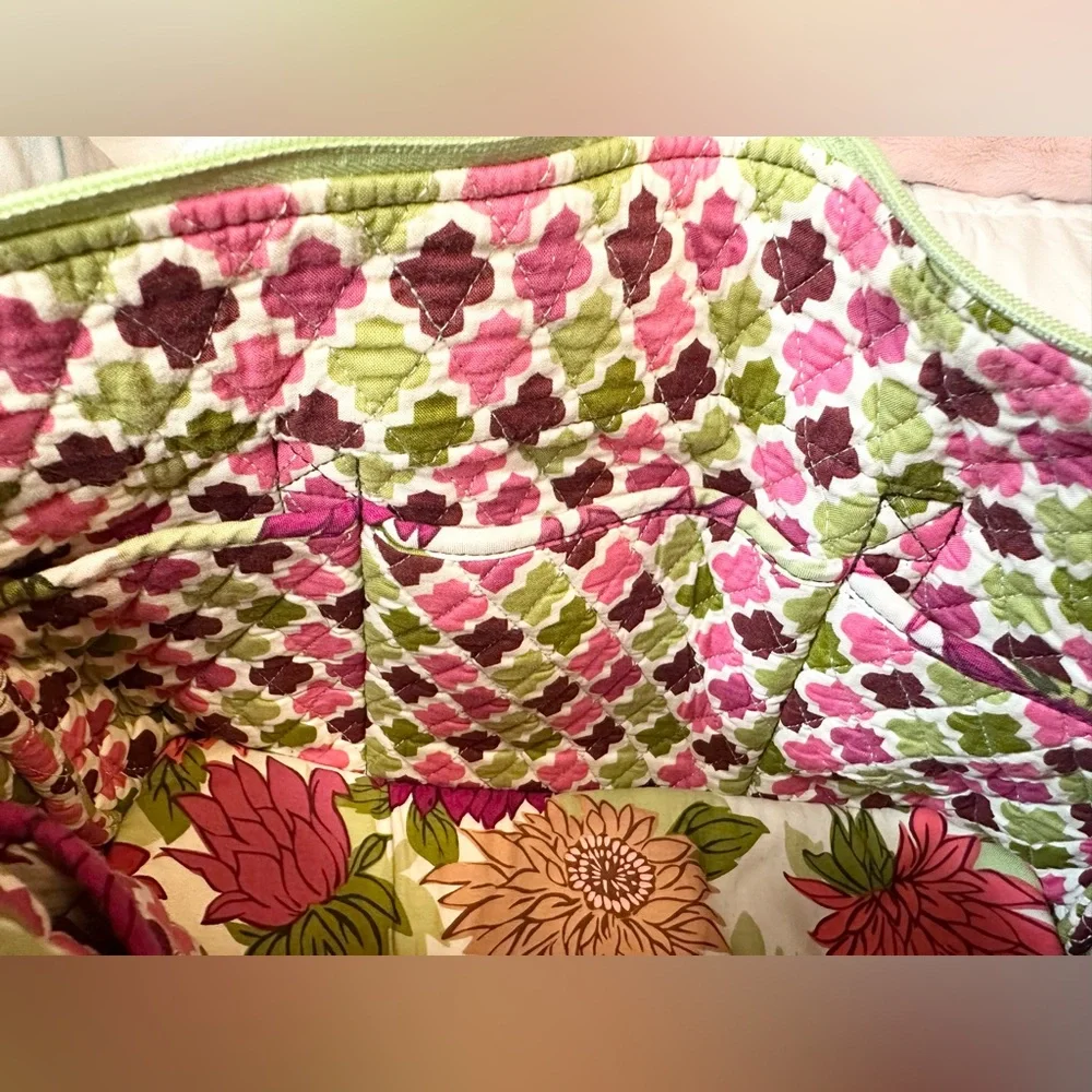 Vera Bradley Quilted Purse Tote in Hello Dahlia Pattern - Picture 9 of 15
